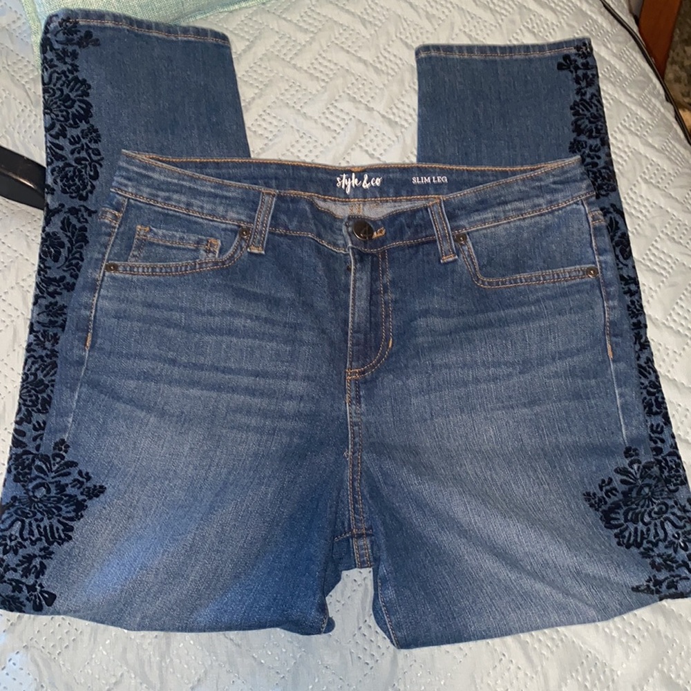 Style & co. Slim Leg medium wash Velvet filigree detailed jeans 8P